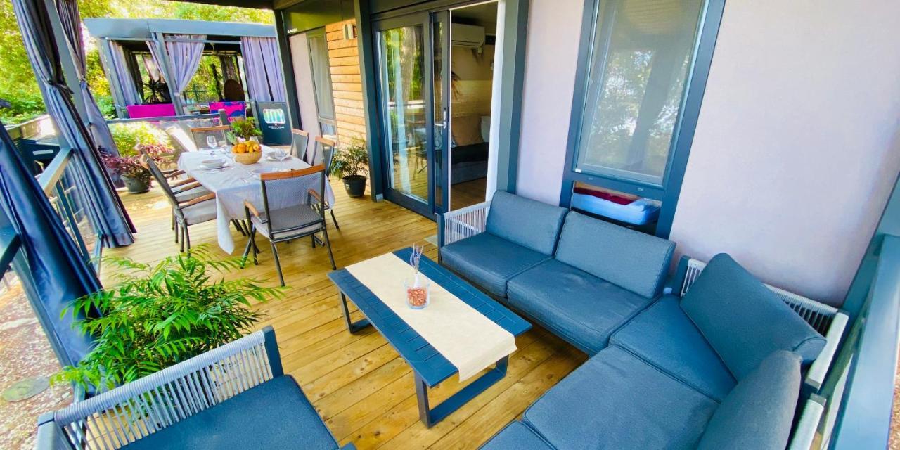 Mobile Home Lidano, Kamp Porton Biondi Ровин Екстериор снимка