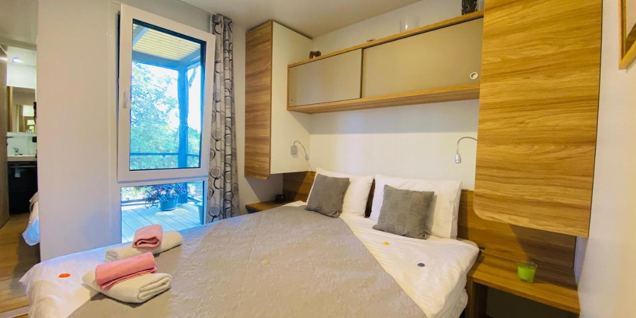 Mobile Home Lidano, Kamp Porton Biondi Ровин Екстериор снимка