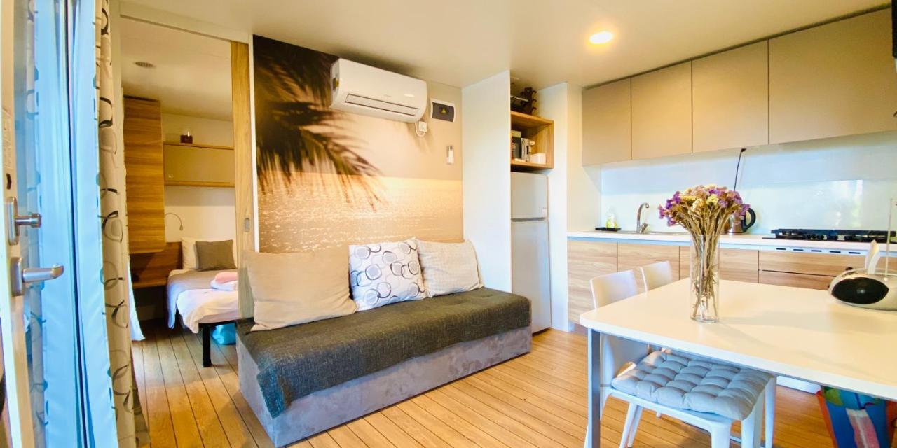 Mobile Home Lidano, Kamp Porton Biondi Ровин Екстериор снимка
